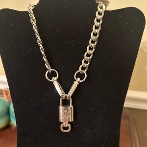 🎉 SILVER Louis Vuitton LV Padlock #314  and key